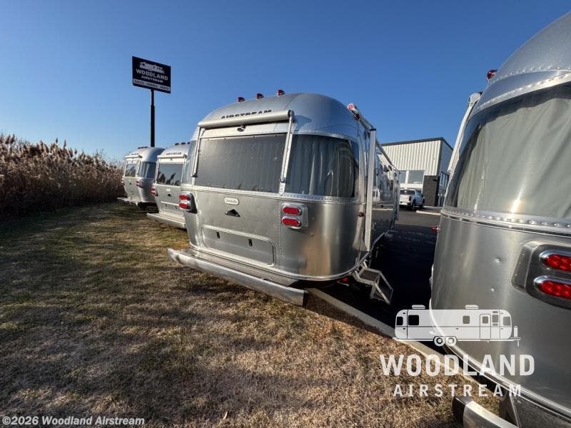 2026 Globetrotter 25FB Twin by Airstream from Woodland Airstream in Lebanon, Indiana