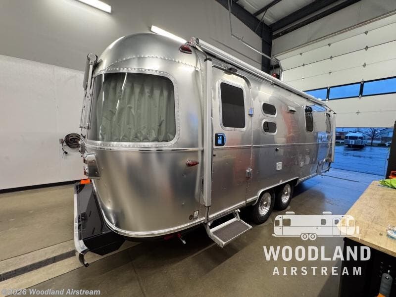2026 Globetrotter 25FB Twin by Airstream from Woodland Airstream in Lebanon, Indiana