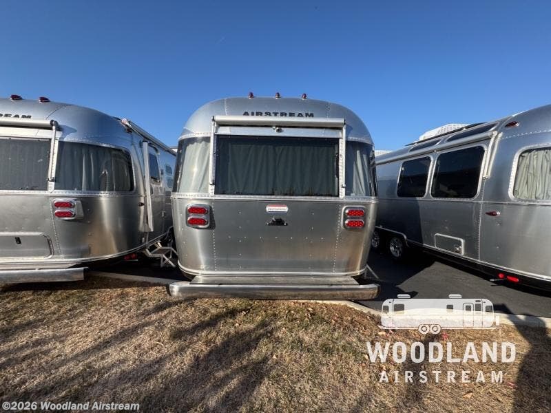 New 2026 Airstream International 27FB available in Lebanon, Indiana