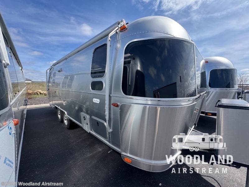 2024 Flying Cloud 25FB by Airstream from Woodland Airstream in Lebanon, Indiana