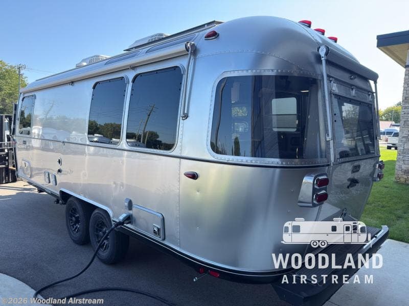 New 2026 Airstream Flying Cloud 25FB Twin available in Clarkston, Michigan