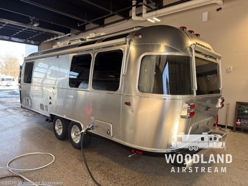 New 2026 Airstream Globetrotter 25FB Twin available in Clarkston, Michigan