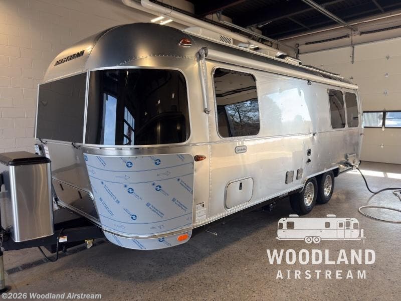 2026 Globetrotter 25FB Twin by Airstream from Woodland Airstream in Clarkston, Michigan