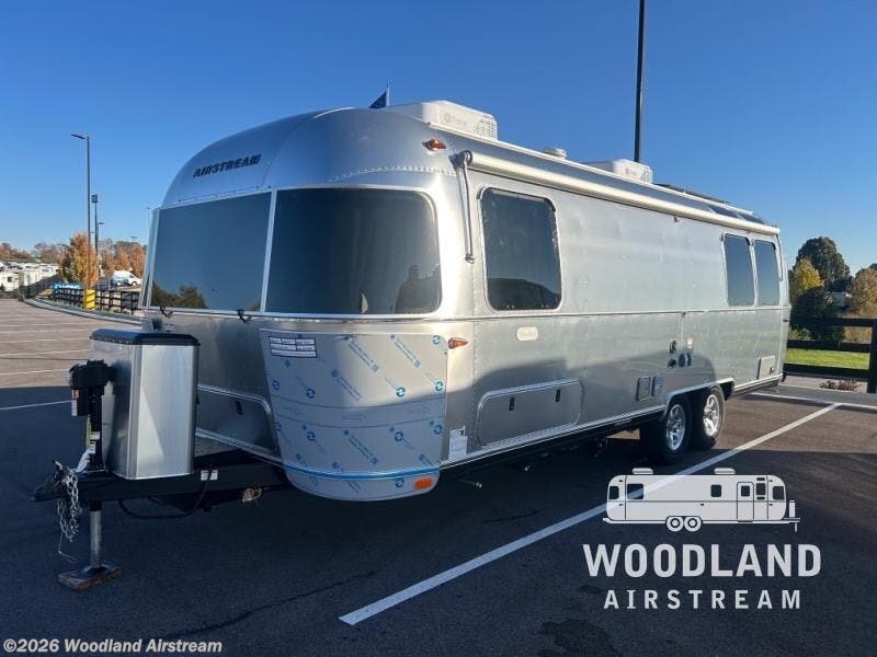 2026 Flying Cloud 27FB Twin by Airstream from Woodland Airstream in Georgetown, Kentucky