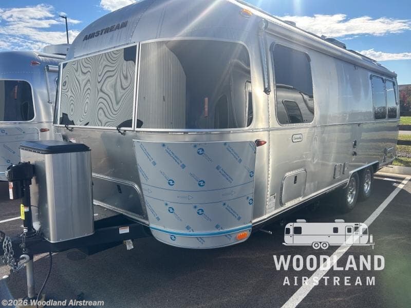 2026 Globetrotter 25FB Twin by Airstream from Woodland Airstream in Georgetown, Kentucky
