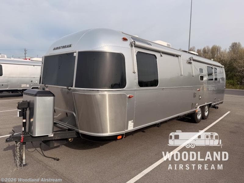2023 Classic 33FB by Airstream from Woodland Airstream in Georgetown, Kentucky