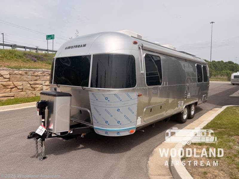 2026 Globetrotter 27FB Twin by Airstream from Woodland Airstream in Georgetown, Kentucky