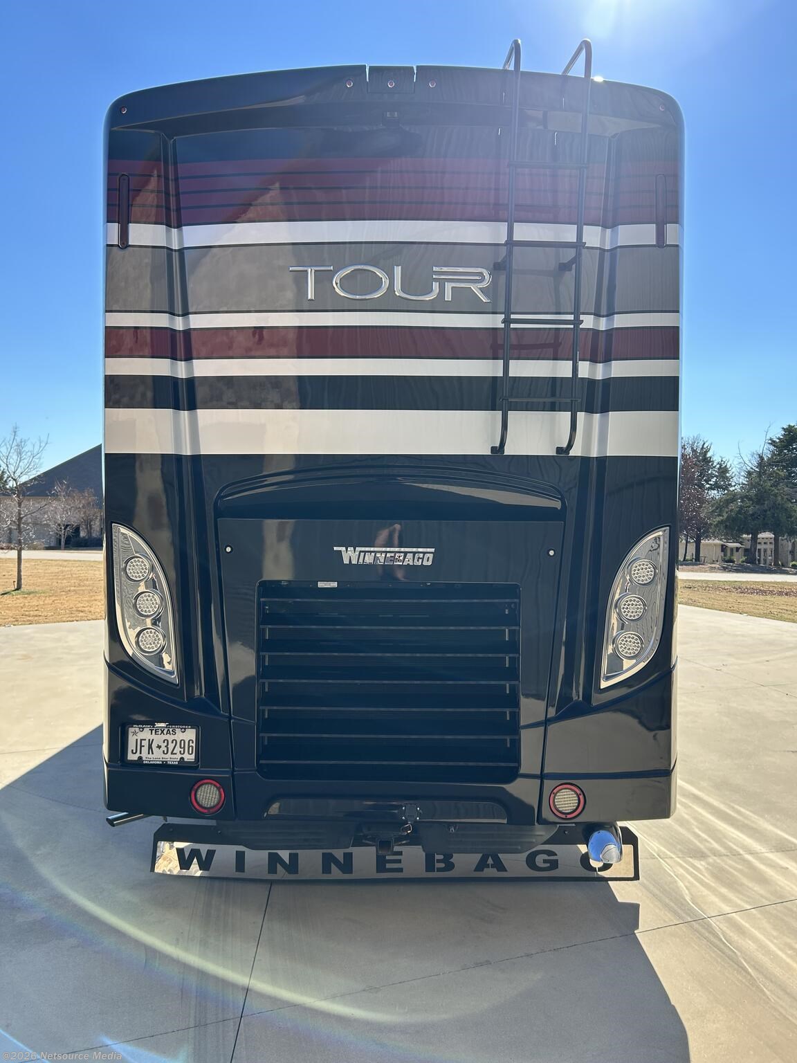 2017 Tour 42QD by Winnebago from For Sale By Owner in Denton, Texas