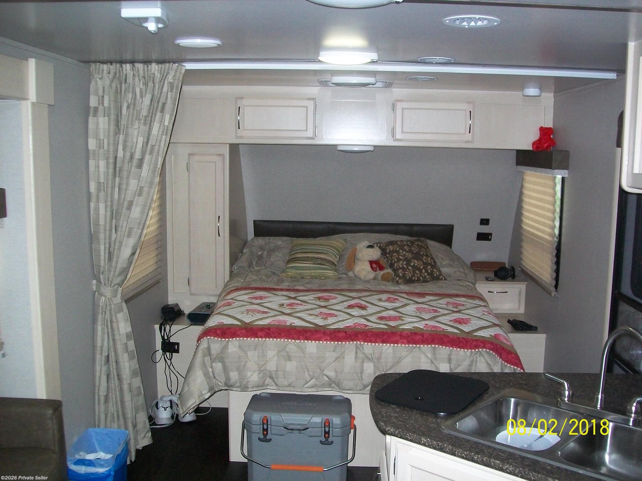 2019 Winnebago Minnie Forward Twin Beds, One slide Out for couch - Used Travel Trailer For Sale by For Sale By Owner in FLORENCE, Arizona