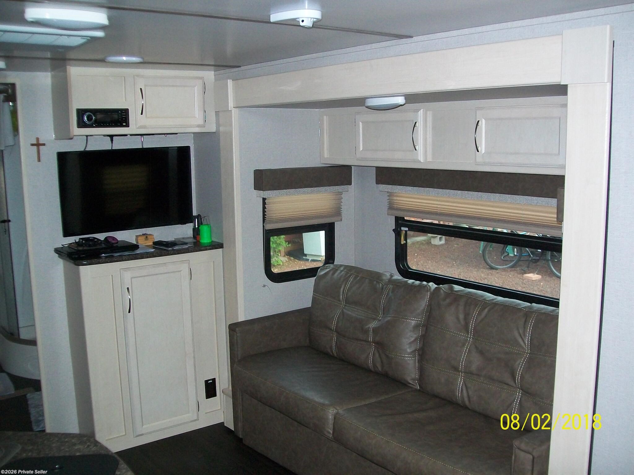 2019 Minnie Forward Twin Beds, One slide Out for couch by Winnebago from For Sale By Owner in FLORENCE, Arizona