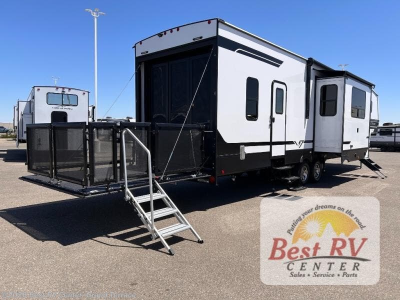New 2026 Dutchmen Voltage V-Series 3850 available in Grand Terrace, California