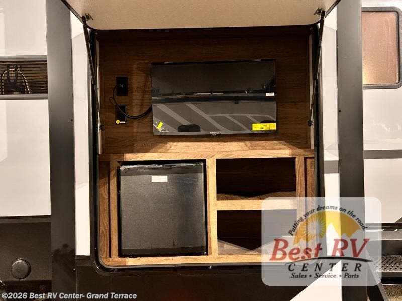 New 2026 Dutchmen Voltage V-Series 4250 available in Grand Terrace, California