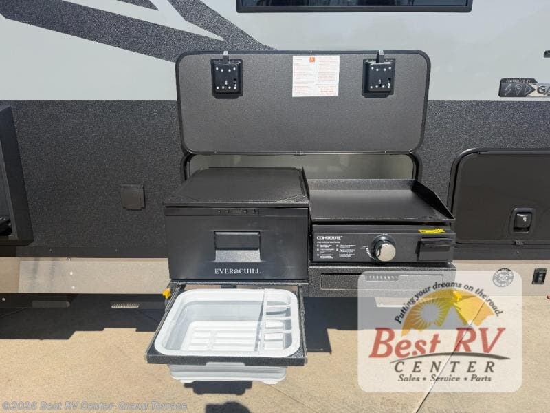New 2027 Palomino Pause X 22.4 available in Grand Terrace, California