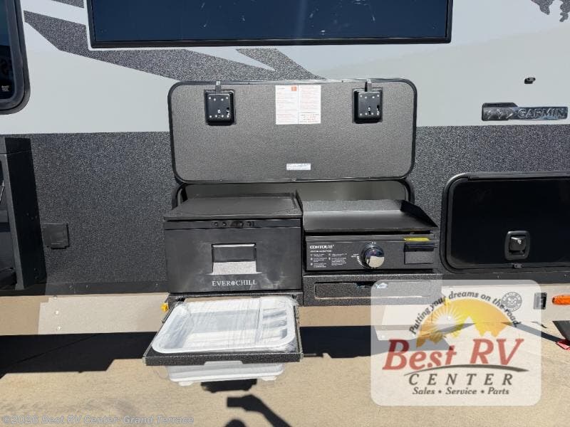 New 2027 Palomino Pause X 24.4 available in Grand Terrace, California