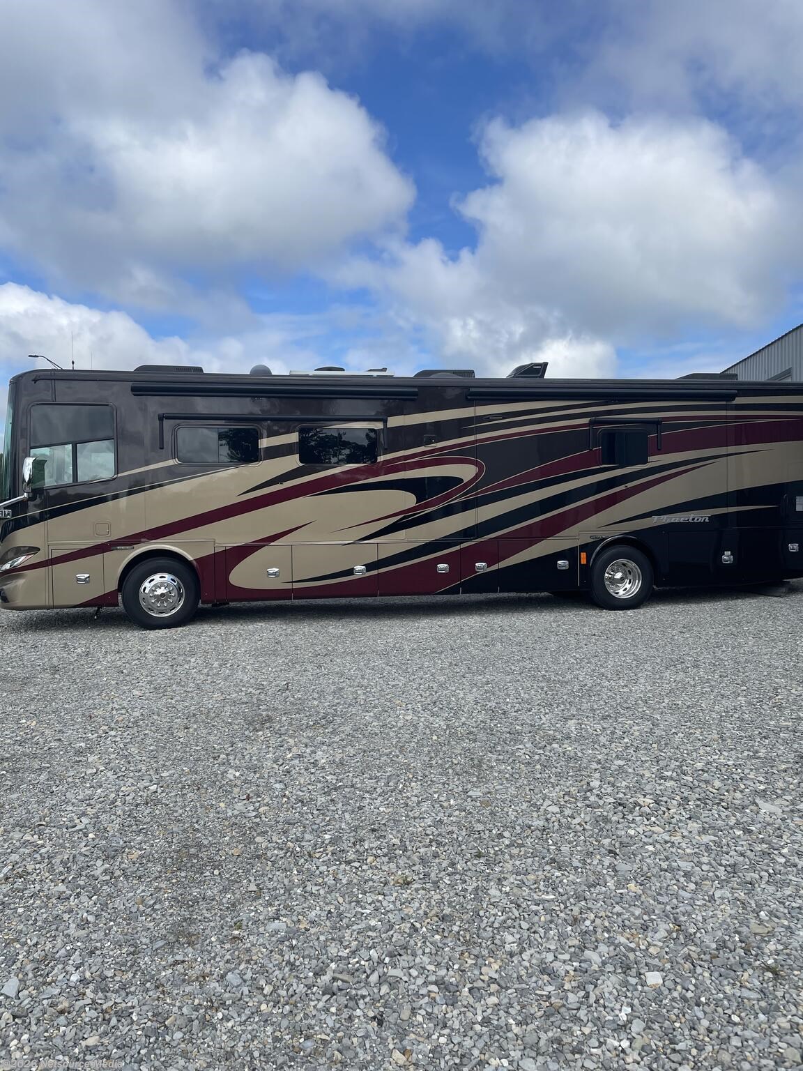 2018 Tiffin Phaeton 40 AH - Used Class A For Sale by For Sale By Owner in Aurora, Indiana