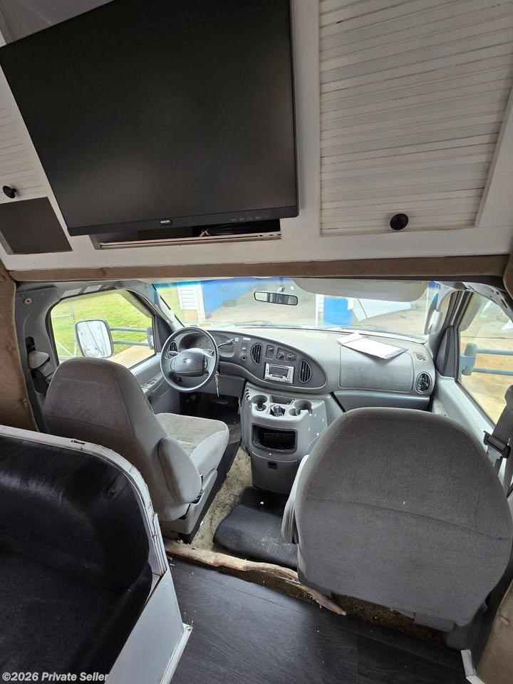 2003 Ford - Used Class B For Sale by For Sale By Owner in Toms River, New Jersey