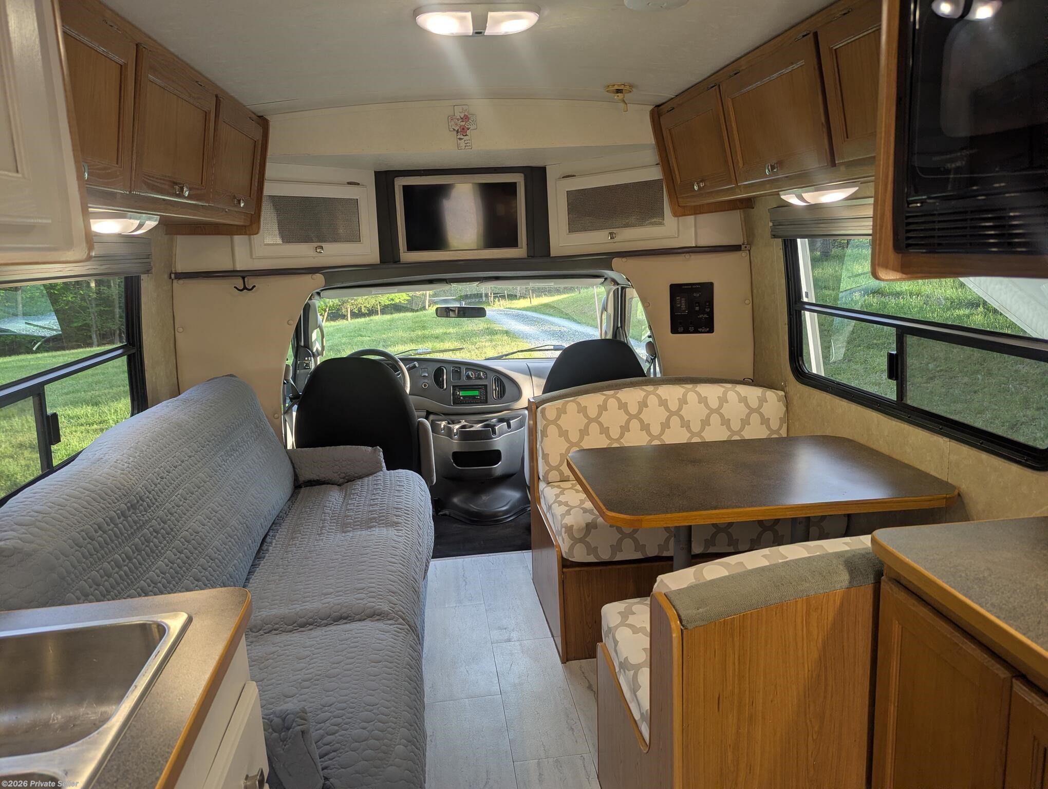 2006 R-Vision T&C Sport - Used Class B+ For Sale by For Sale By Owner in Pittsboro, North Carolina features 30 Amp Service, Screen Door, Day/Night Shades, TV, Overhead Cabinetry