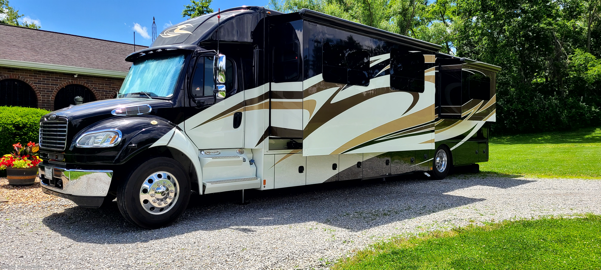 2015 Explorer 2900 AM by Renegade RV from For Sale By Owner in EQUALITY, Illinois