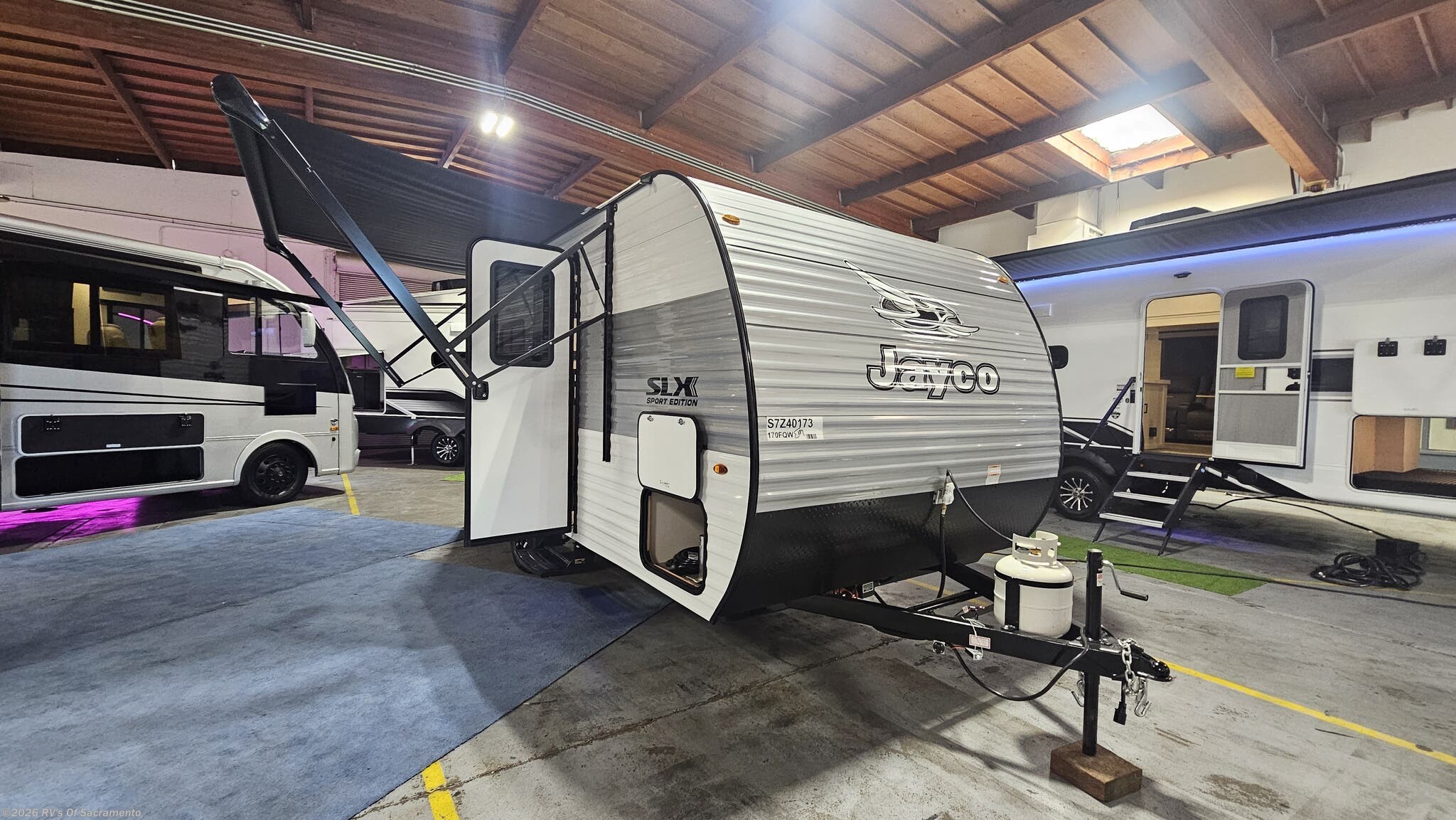 New 2026 Jayco Jay Flight SLX 170FQW Sport Edition available in Elk Grove, California