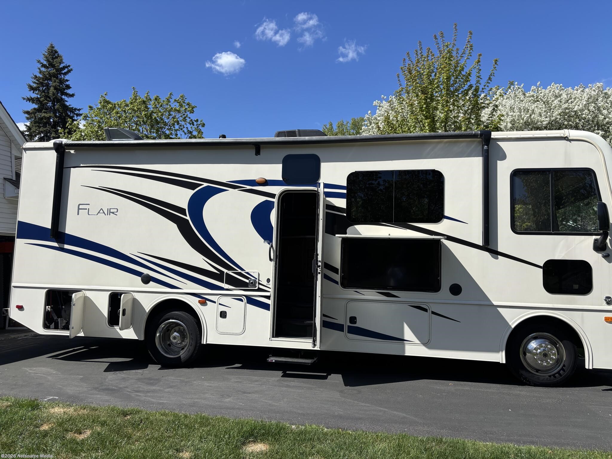 Used 2020 Fleetwood Flair Sleeps 6 with couch and dining table available in Coon Rapids, Minnesota