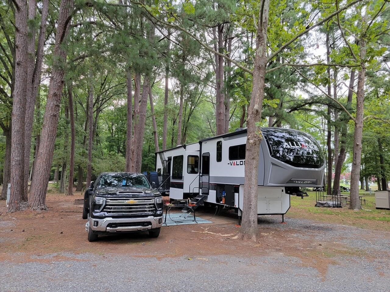 2024 Alliance RV Valor 42v13 - Used Toy Hauler For Sale by For Sale By Owner in Port Republic, New Jersey features Leveling Jacks, Stove, AM/FM/CD, Stove Top Burner, Awning