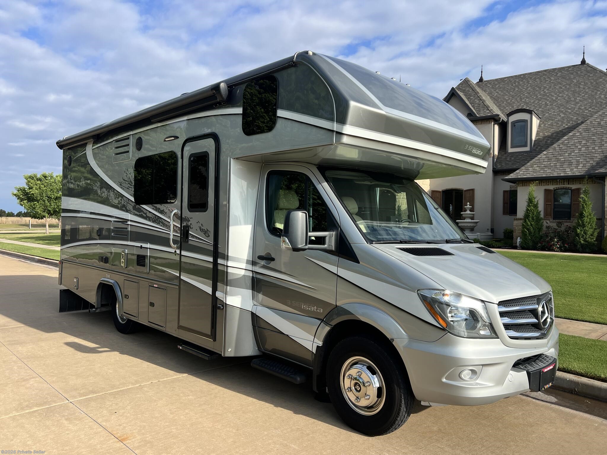 2020 Dynamax Corp Isata 3 Series 24FW - Used Class C For Sale by For Sale By Owner in Enid, Oklahoma