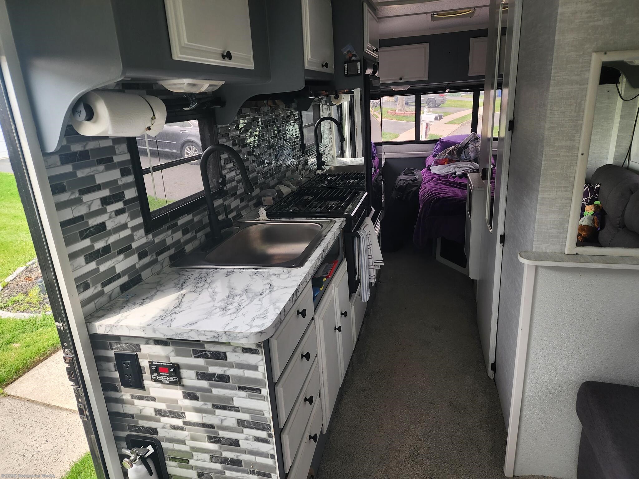1989 Jayco Custom - Used Class C For Sale by For Sale By Owner in Burlington, New Jersey