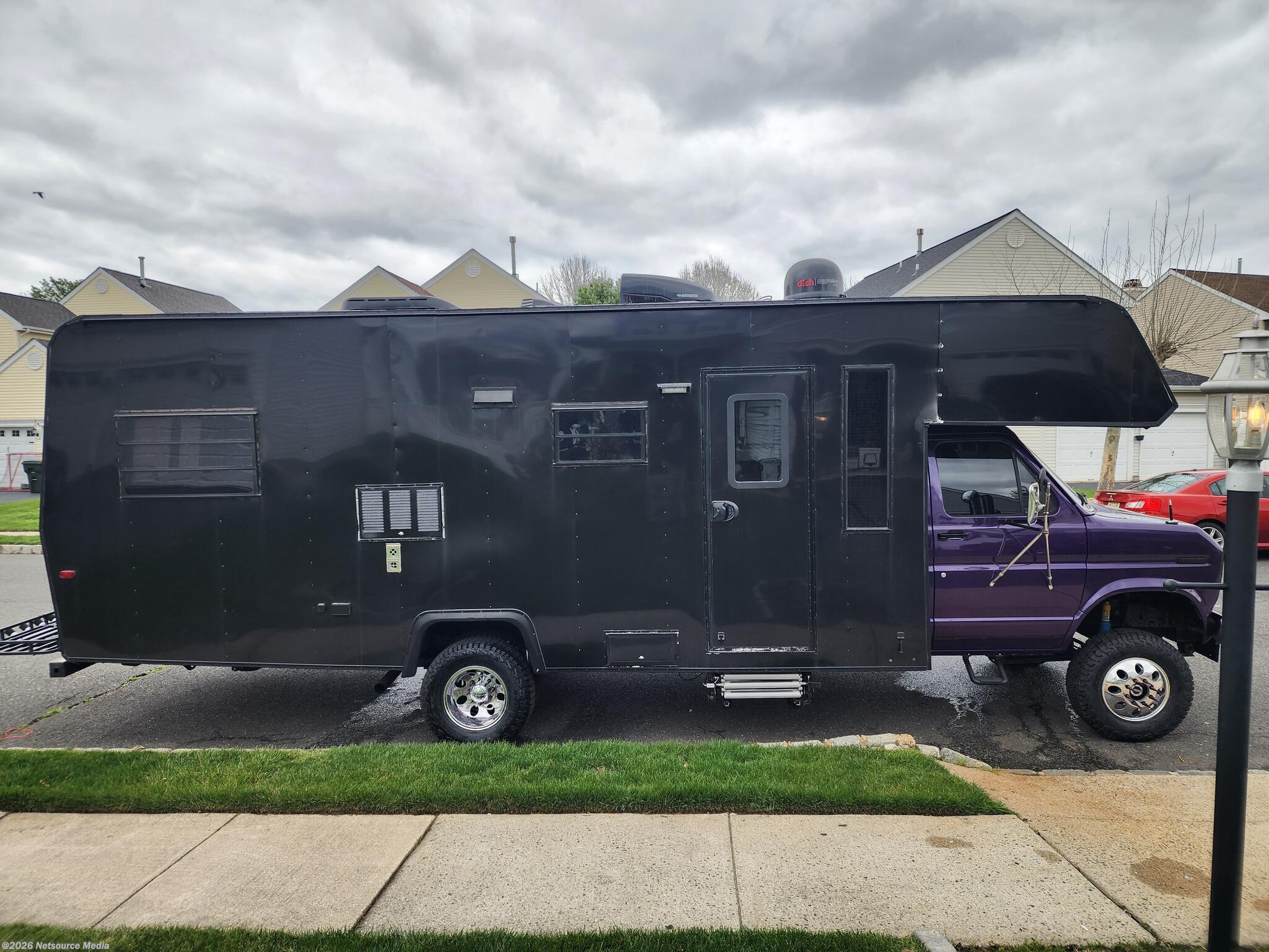 Used 1989 Jayco Custom available in Burlington, New Jersey