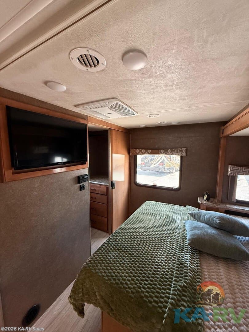 Used 2020 Thor QUANTUM JM31 available in Fruitland Park, Florida