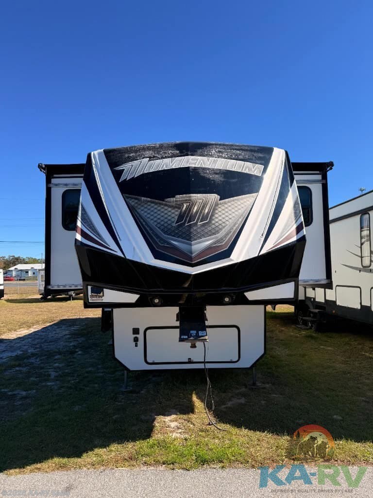 Used 2017 Grand Design 376TH available in Fruitland Park, Florida