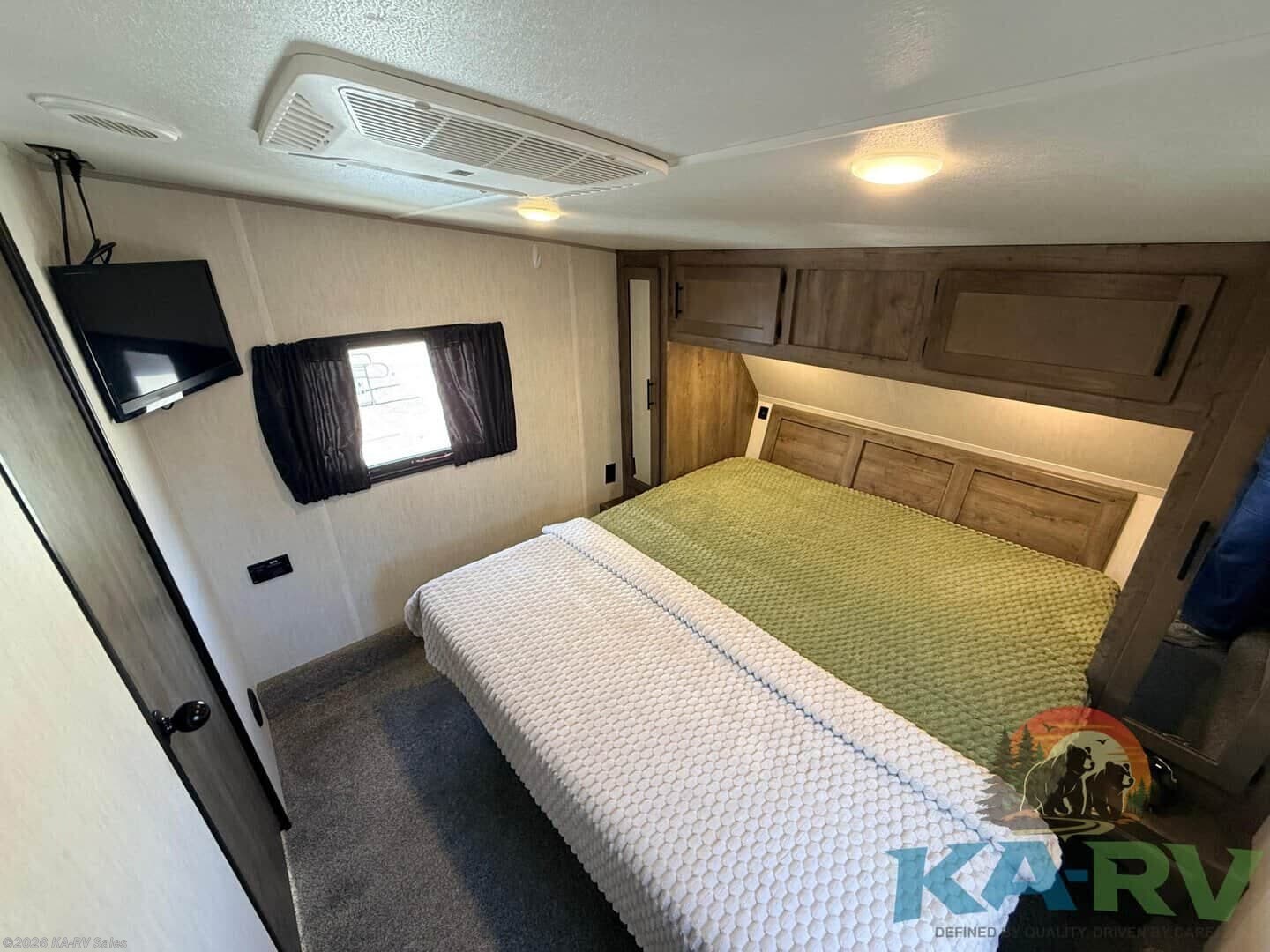 2021 Forest River 325PACK13 - Used Fifth Wheel For Sale by KA-RV Sales in Fruitland Park, Florida