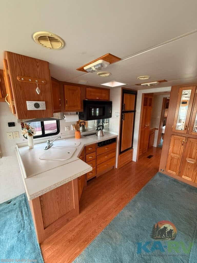 Used 2000 Newmar DUTCHSTAR 3858 available in Fruitland Park, Florida
