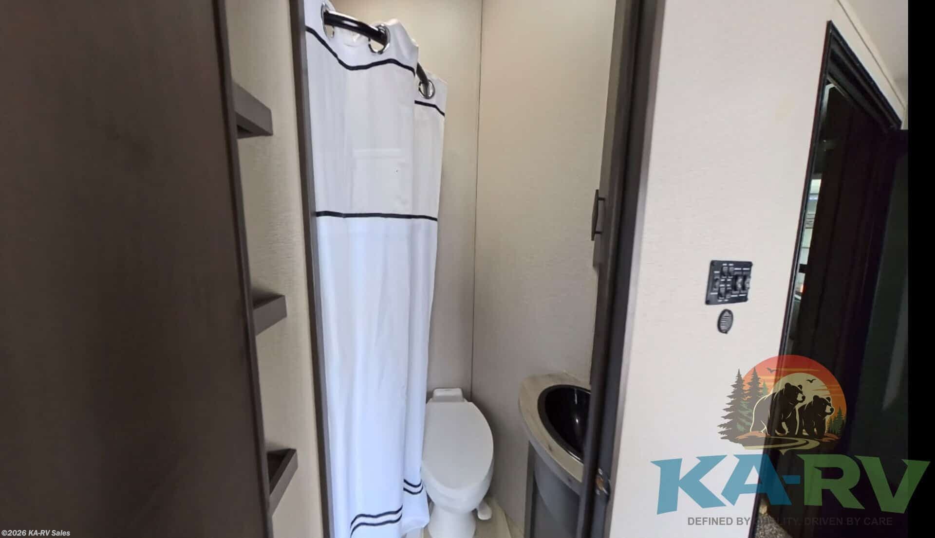 2022 Grand Design 397TH - Used Fifth Wheel For Sale by KA-RV Sales in Fruitland Park, Florida