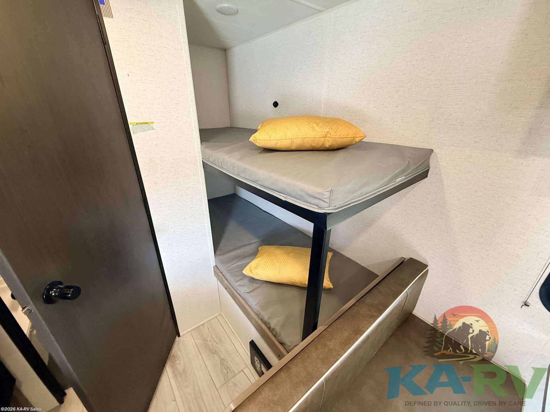2025 Keystone Springdale 1800BH - Used Travel Trailer For Sale by KA-RV Sales in Fruitland Park, Florida