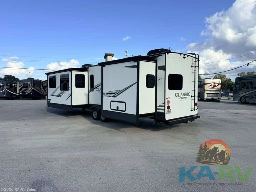 Used 2021 Forest River Flagstaff Classic 832CLSB available in Fruitland Park, Florida