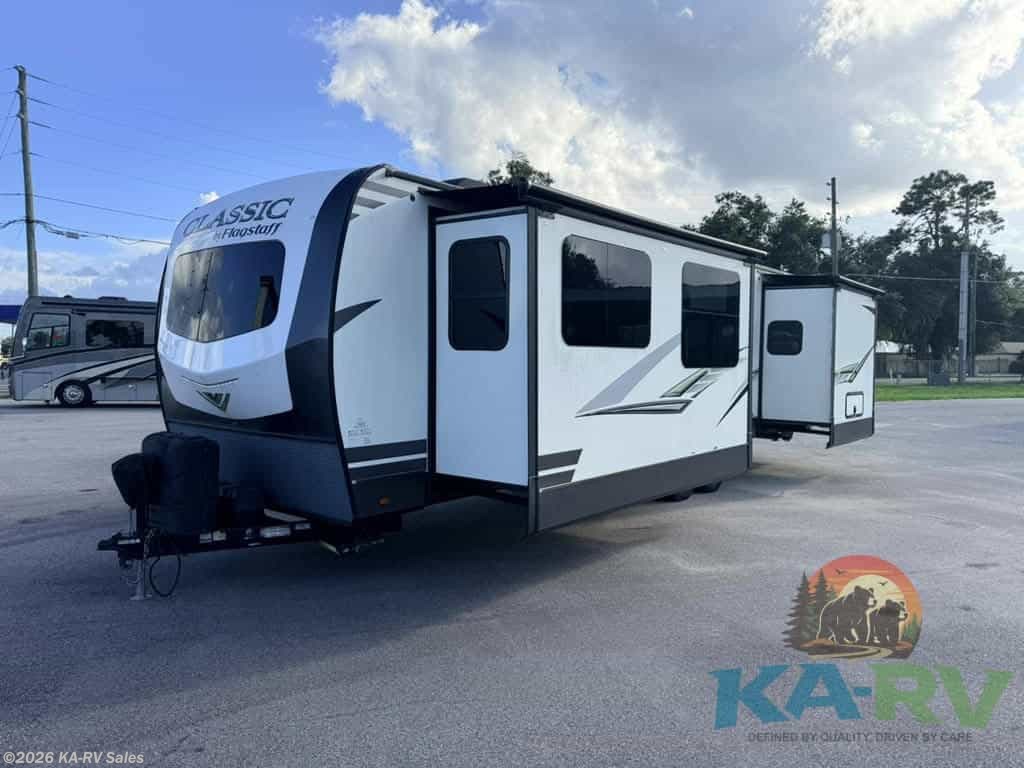 2021 Forest River Flagstaff Classic 832CLSB - Used Travel Trailer For Sale by KA-RV Sales in Fruitland Park, Florida