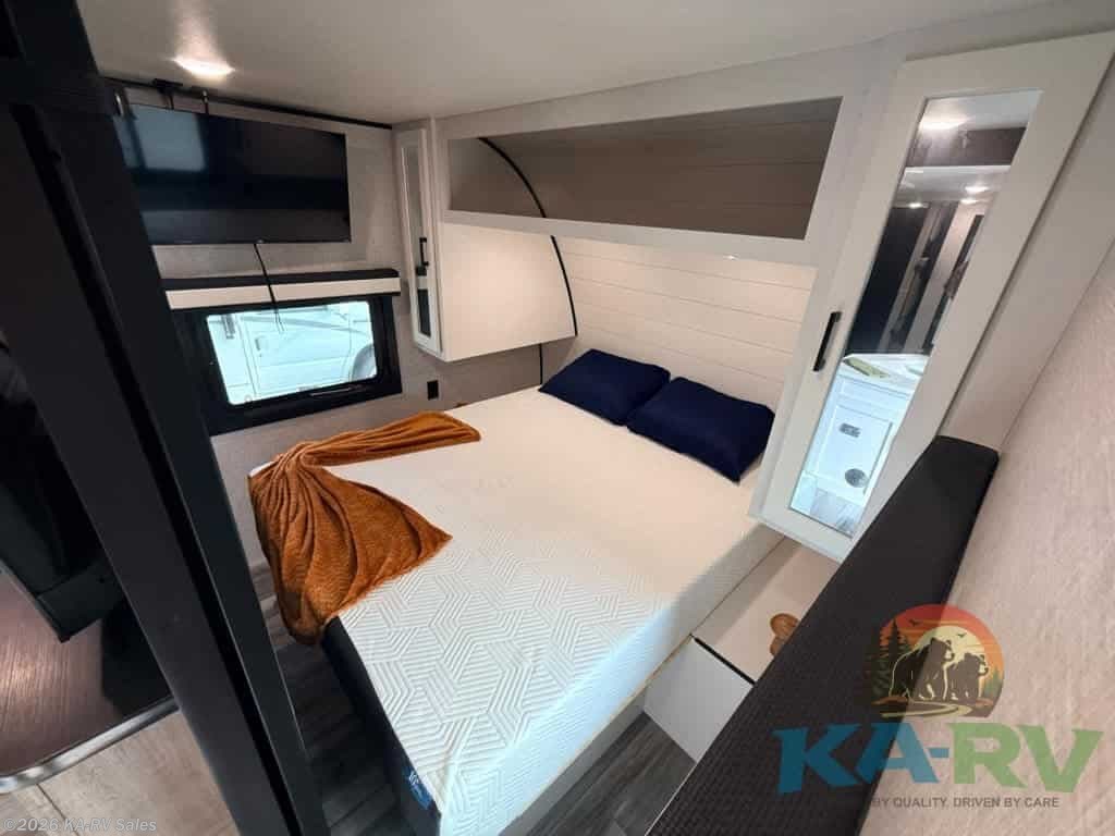 Used 2024 Jayco Jay Flight 267BHS available in Fruitland Park, Florida