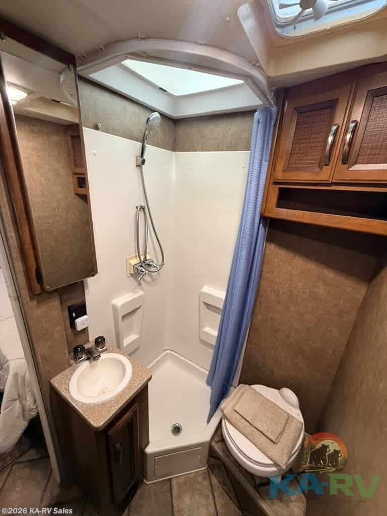 Used 2015 Thor Axis 24.1 available in Fruitland Park, Florida