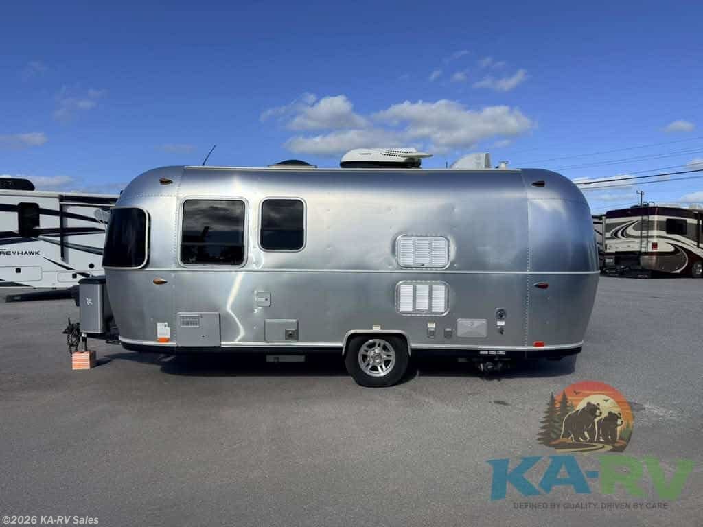 2019 Airstream Bambi 22B - Used Travel Trailer For Sale by KA-RV Sales in Fruitland Park, Florida