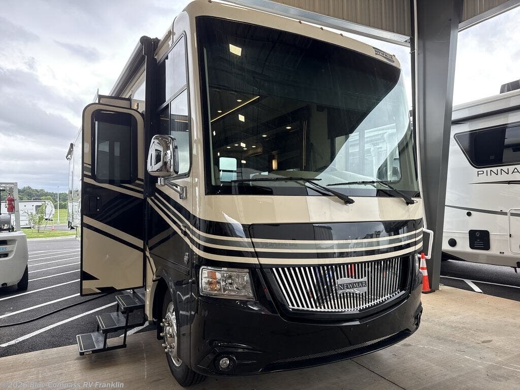 Used 2019 Newmar Canyon Star 3722 available in Franklin, Kentucky