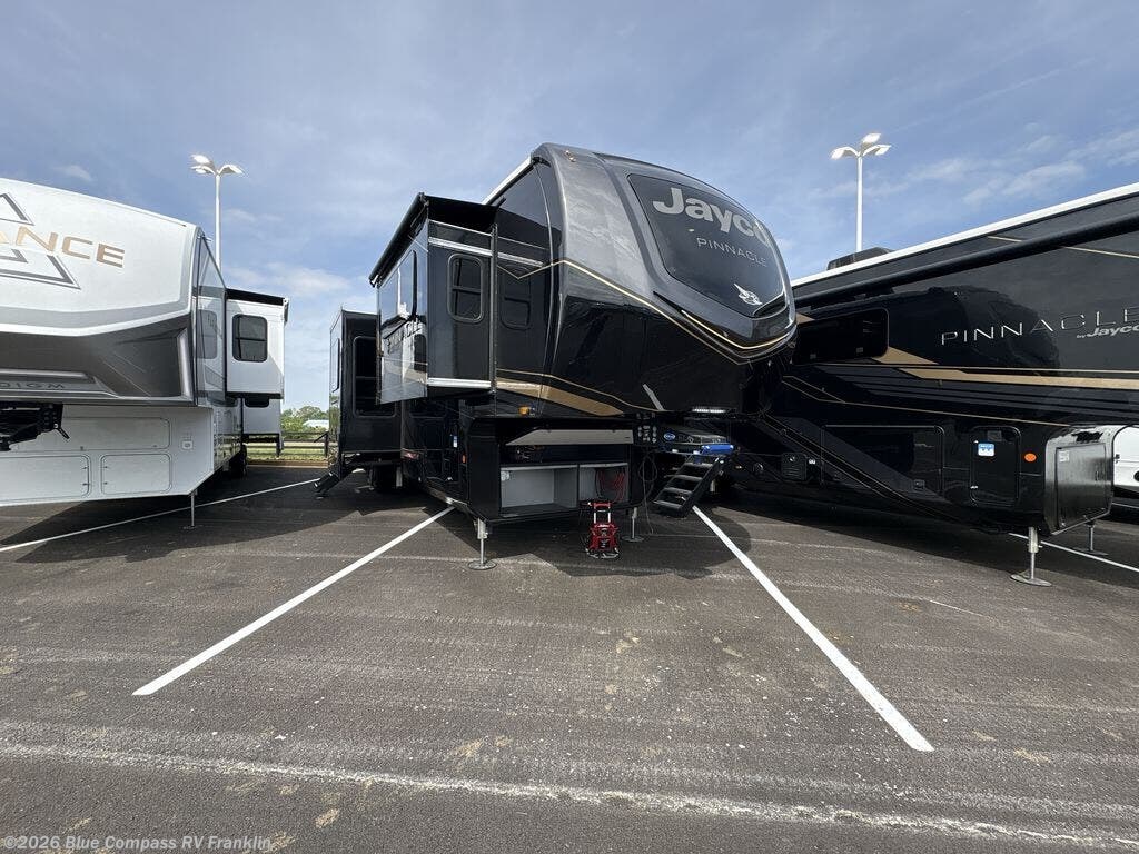 New 2026 Jayco Pinnacle 39FLOK available in Franklin, Kentucky