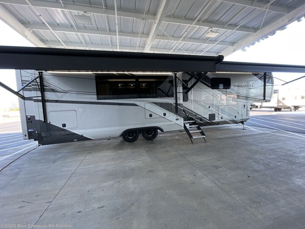 New 2027 Jayco Pinnacle 38FBRK available in Franklin, Kentucky
