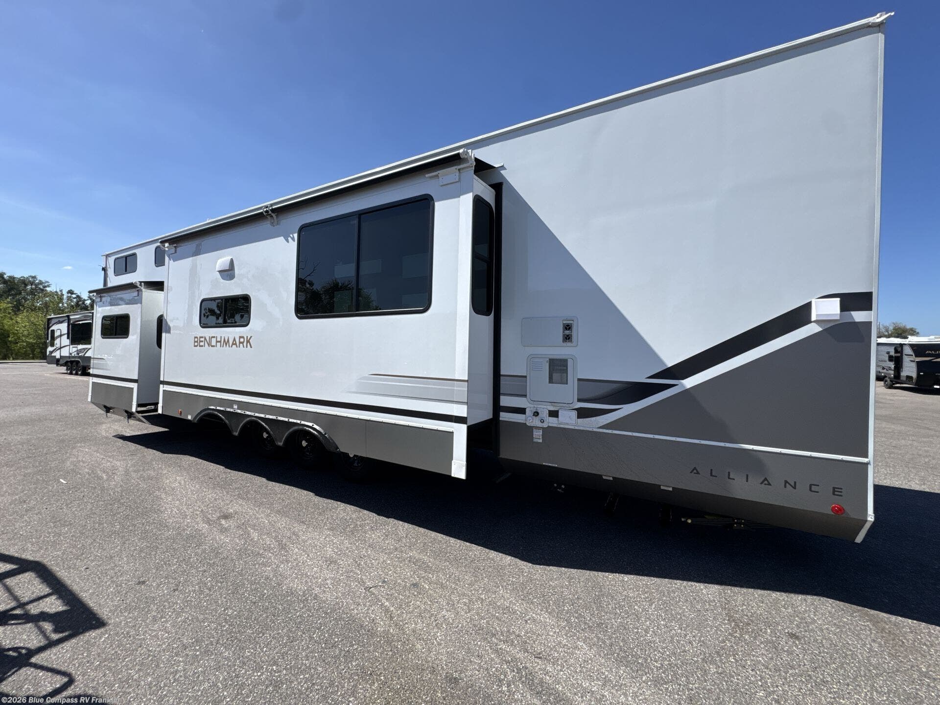 New 2026 Alliance RV Benchmark 44LFT available in Franklin, Kentucky