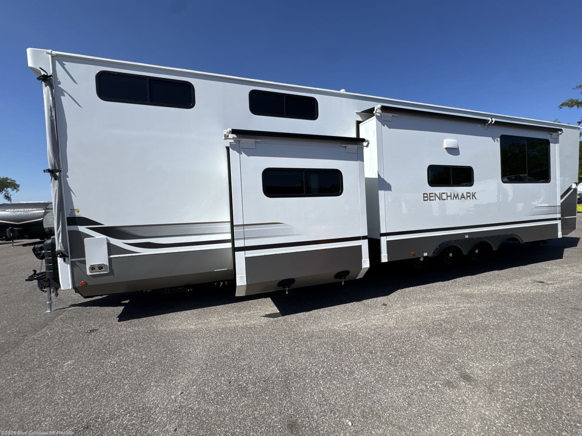 2026 Benchmark 44LFT by Alliance RV from Blue Compass RV Franklin in Franklin, Kentucky