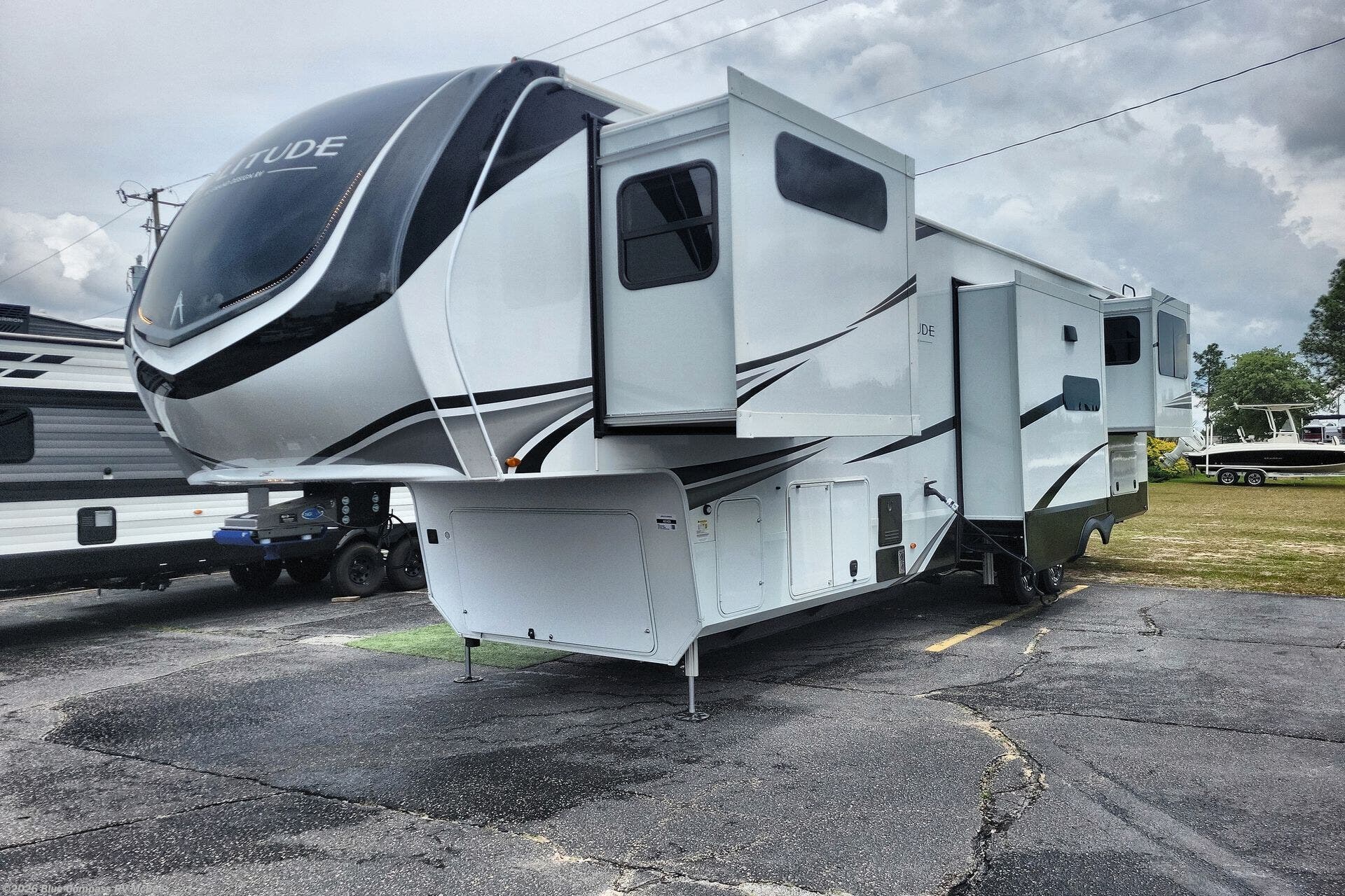 2025 Solitude 376RD by Grand Design from Blue Compass RV McBee in McBee, South Carolina
