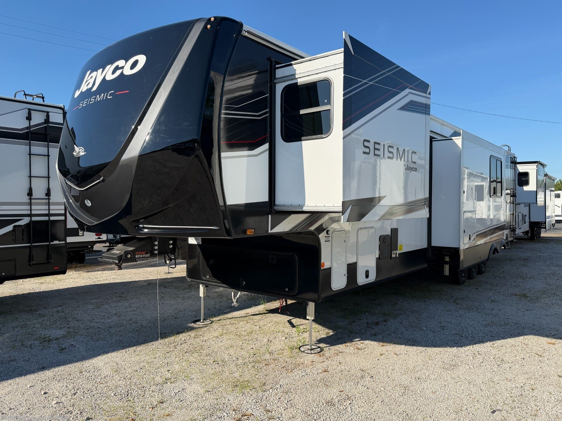New 2026 Jayco Seismic 395 available in McBee, South Carolina