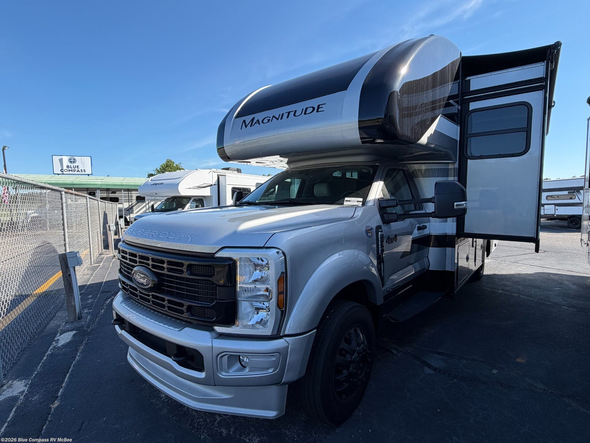 New 2026 Thor Motor Coach Magnitude Grand S29 available in McBee, South Carolina