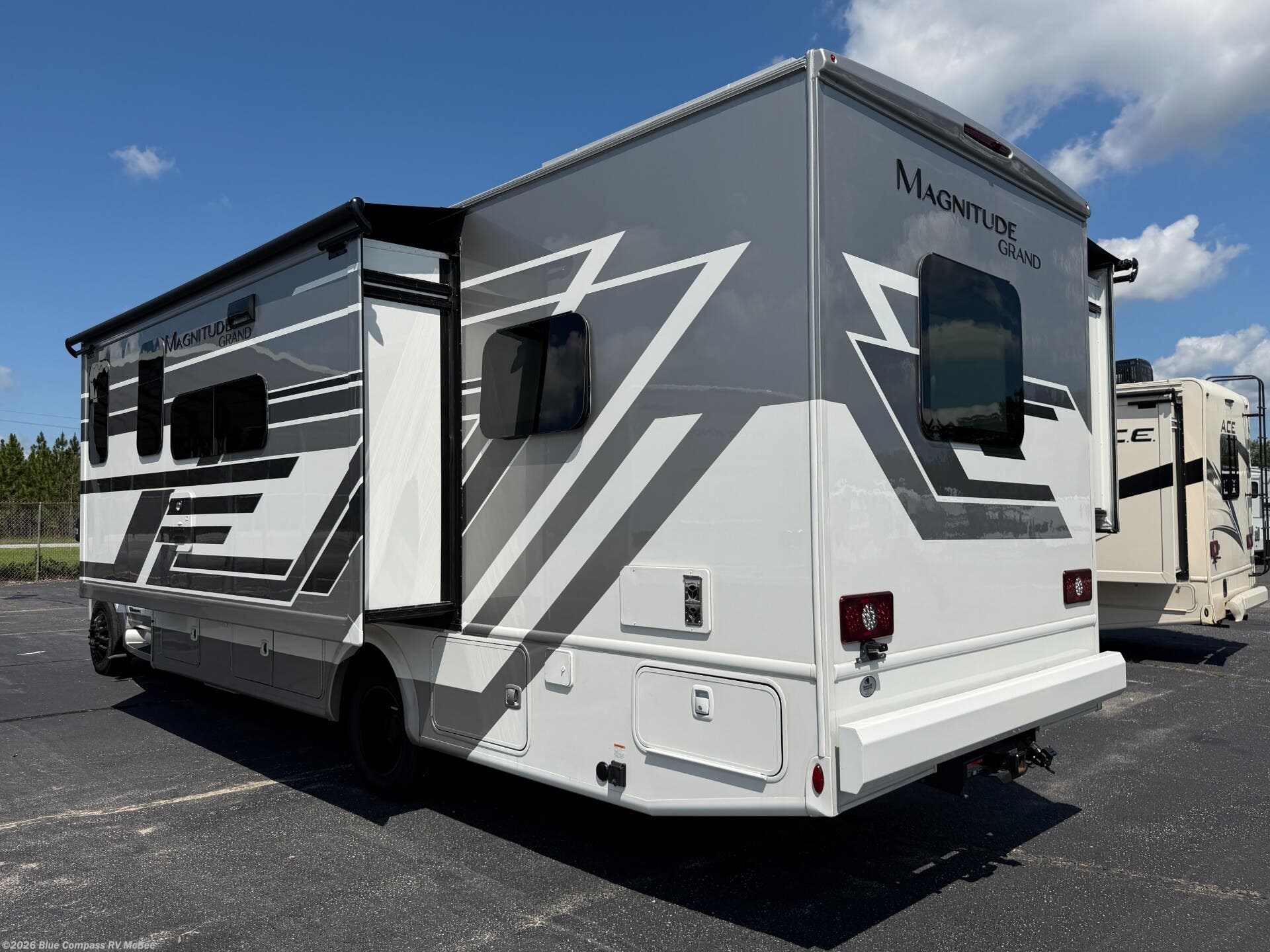 New 2026 Thor Motor Coach Magnitude Grand X32 available in McBee, South Carolina