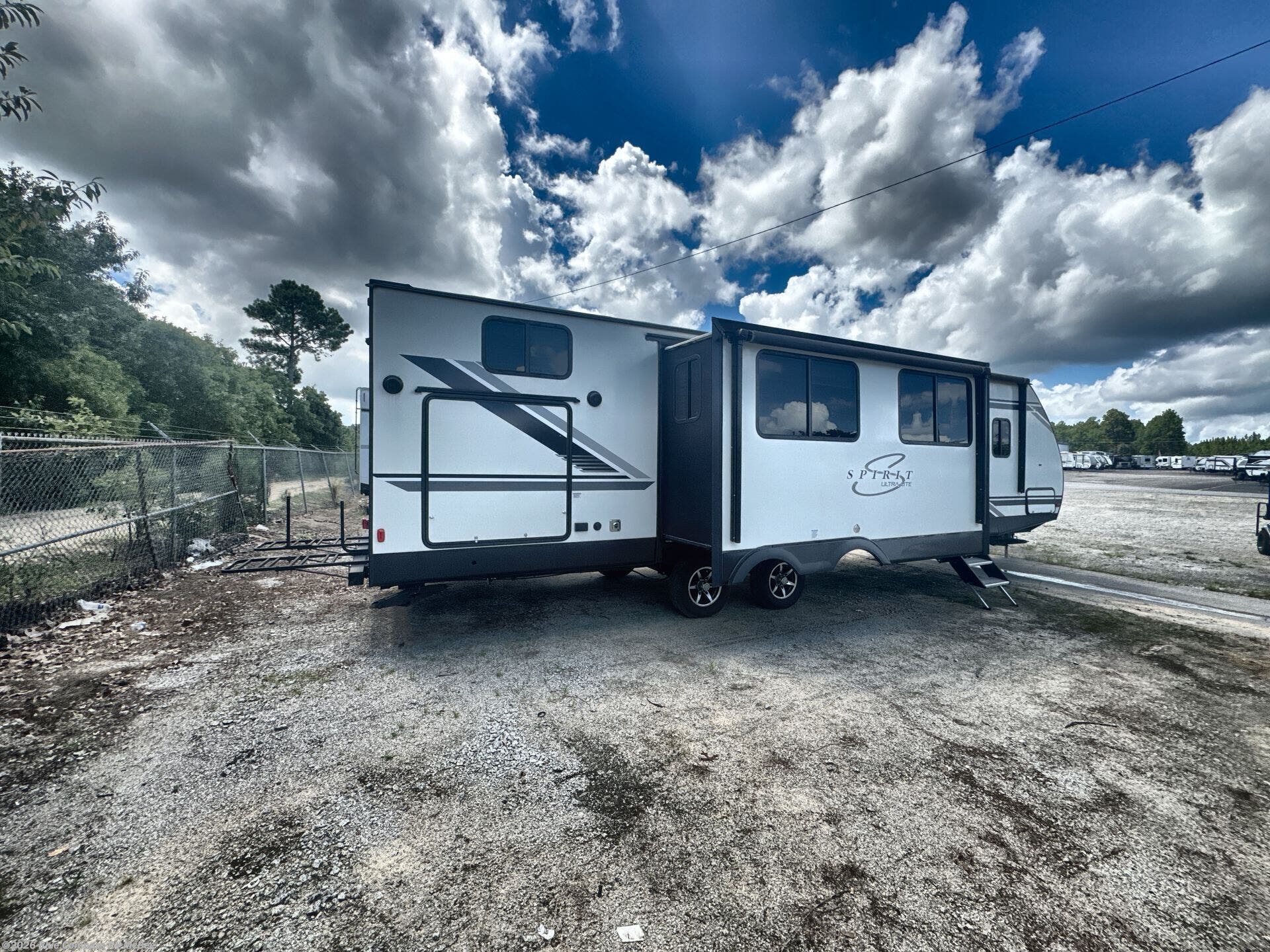 Used 2020 Coachmen Spirit Ultra Lite 3379BH available in McBee, South Carolina