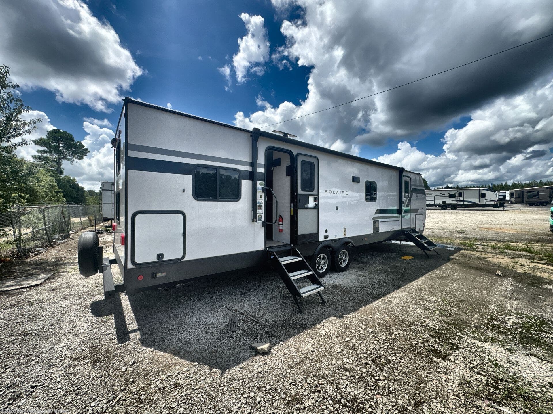 Used 2025 Palomino Solaire 3150TBSS available in McBee, South Carolina